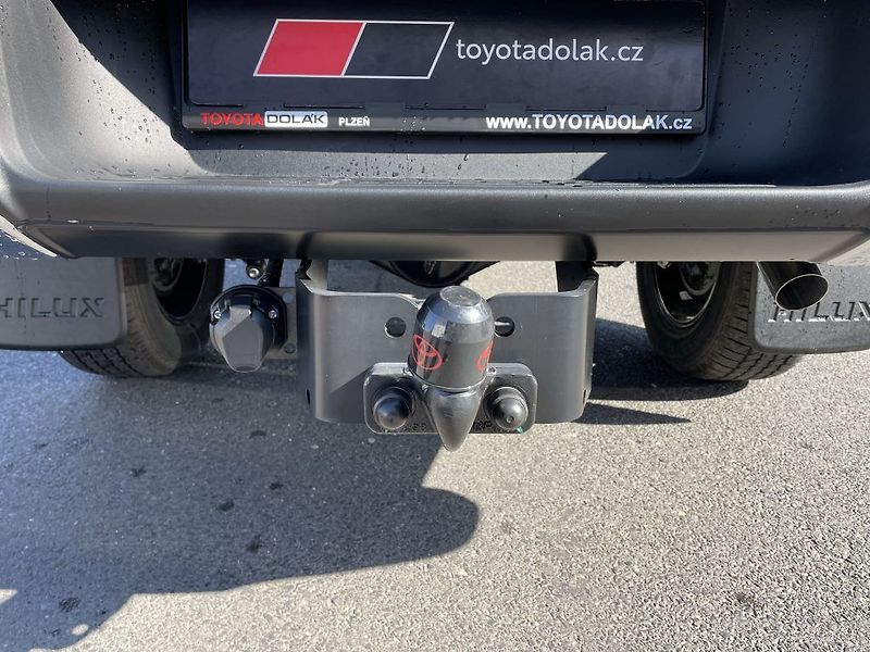 Toyota Hilux 2.8D Executive ODBĚR 3/2027 - fotka 30 z 30