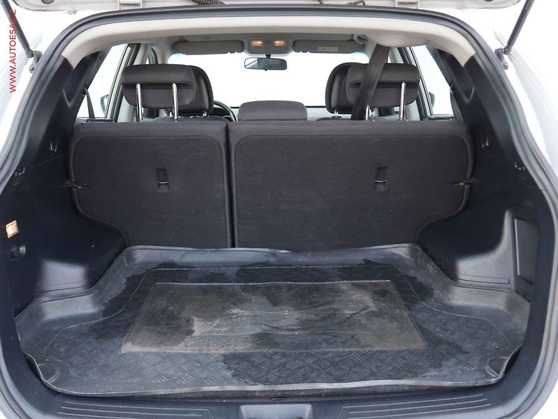 Hyundai ix35 (2014) 1.6i, AC, výhřev sed - fotka 7 z 16