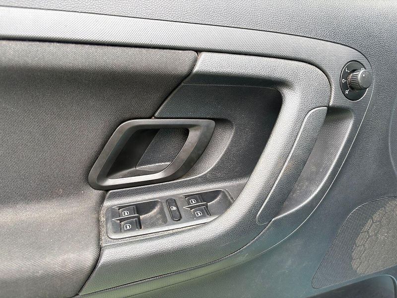 Škoda Roomster 1.4, 63kW, Klima, Výhřevy - fotka 13 z 15