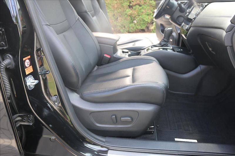 Nissan X-Trail 2,0 1. Maj.ČR, AWD,DSG,TAŽNÉ - fotka 35 z 56