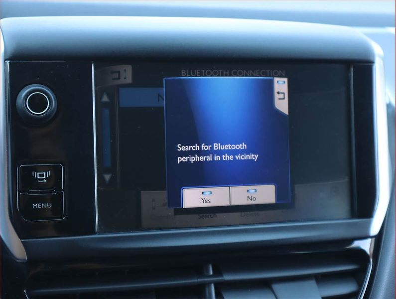 Peugeot 208 (2012) 1.2 PureTech, Serv.kniha - fotka 16 z 17