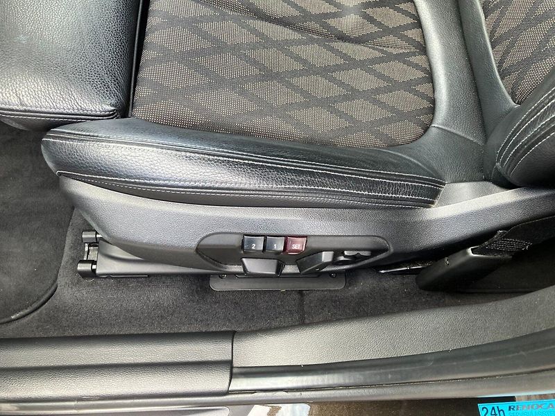 BMW X1 (2016) X-DRIVE 2.0d 140kW HEAD-UP,ČR - fotka 22 z 30