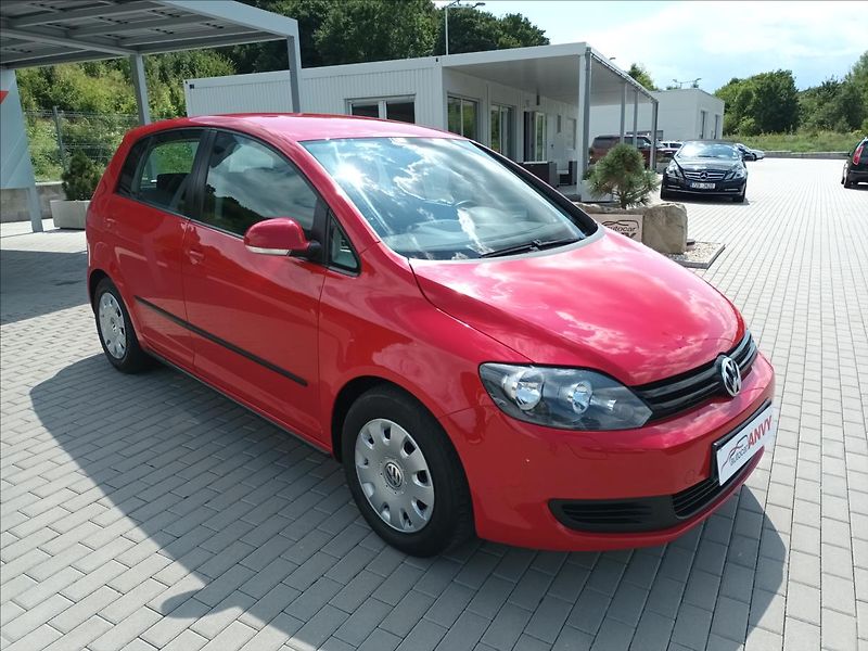Volkswagen Golf Plus 1,6 TDI,66KW,SERVISKA,TAŽNÉ - fotka 3 z 39