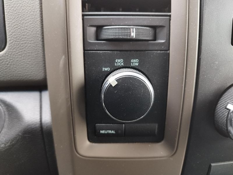 Dodge RAM (2012) 5,7HEMI,V8,4X4,ALU,TAŽNÝ - fotka 25 z 26