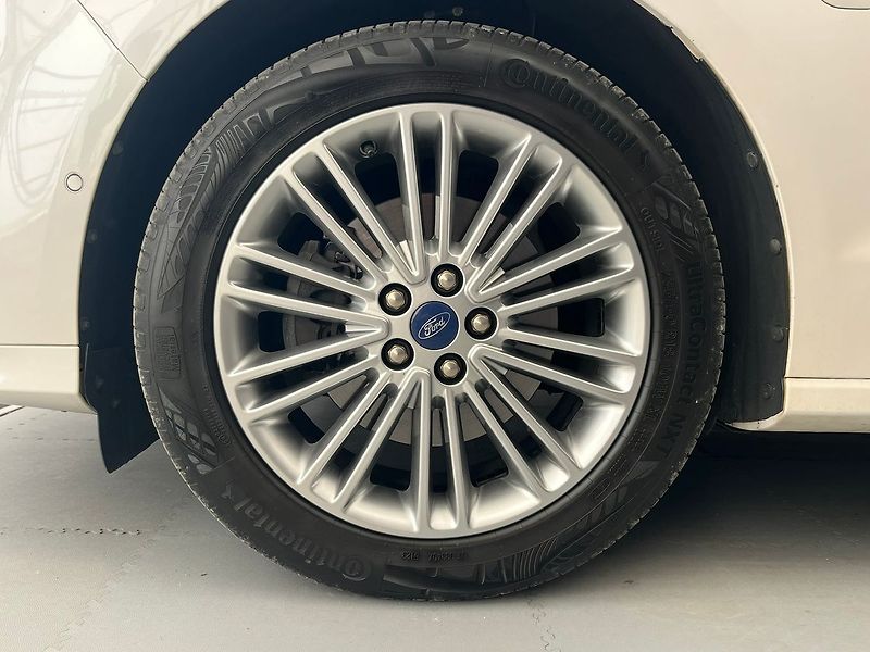 Ford S-MAX 2.0 140kW VIGNALE WEBASTO - fotka 48 z 76