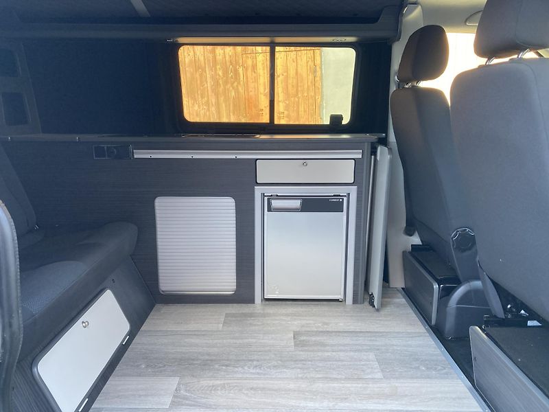 Volkswagen T6 (2018) CALIFORNIA 2,0TDi 4MOTION -DPH - fotka 9 z 35