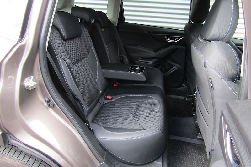 Subaru Forester (2022) Comfort NAVI ČR serv. kň. - fotka 32 z 37