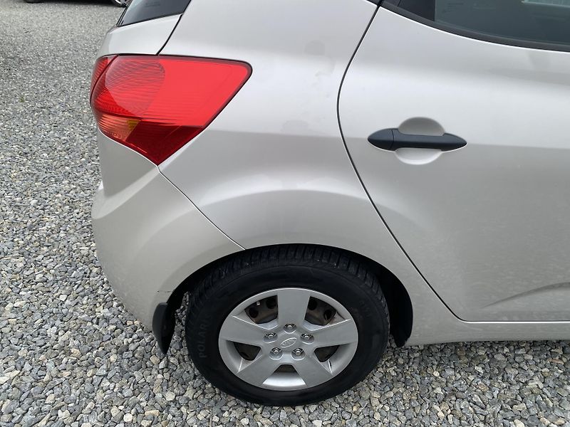 Kia Venga 1.4i 16v 90PS KLIMA SERVIS!!!  - fotka 49 z 144