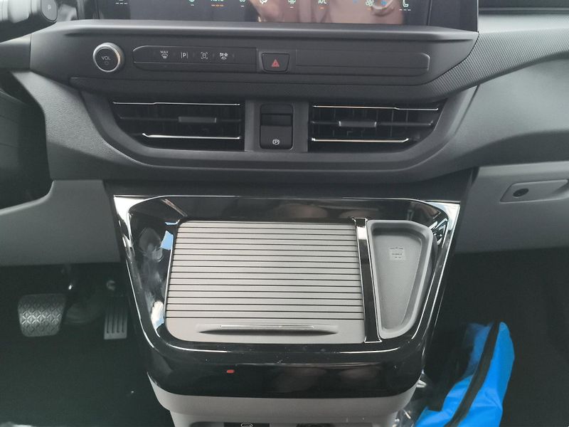 Ford Transit Custom (2026) kombi 2.0 TDI L2 Limited 100kW - fotka 14 z 16