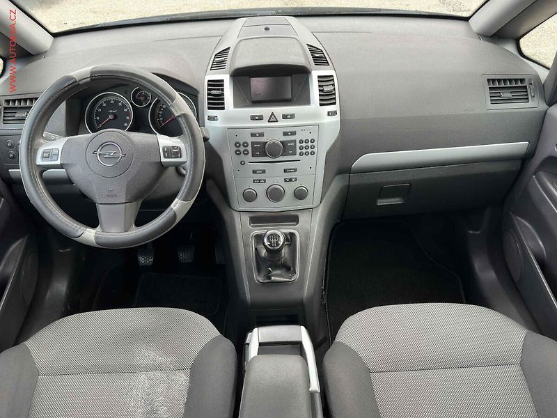 Opel Zafira (2009) 1.6i, AC, tažné - fotka 8 z 18