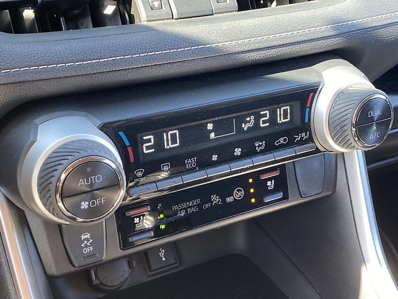 Toyota RAV4 2.5HSD, ČR-2m, Executive, 4x4 - fotka 16 z 19