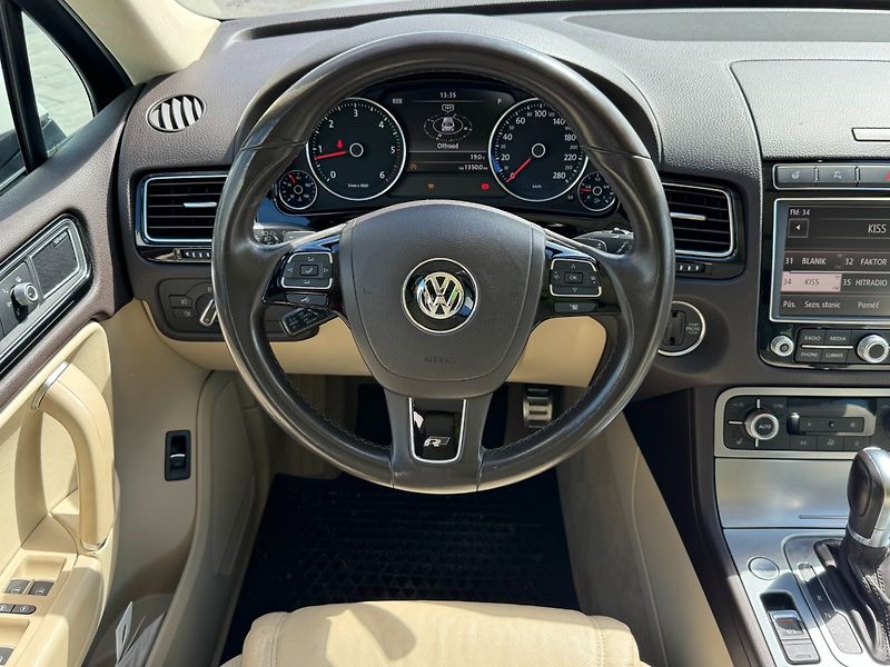 Volkswagen Touareg (2015) 3,0 TDI  193 KW Rline - fotka 16 z 35