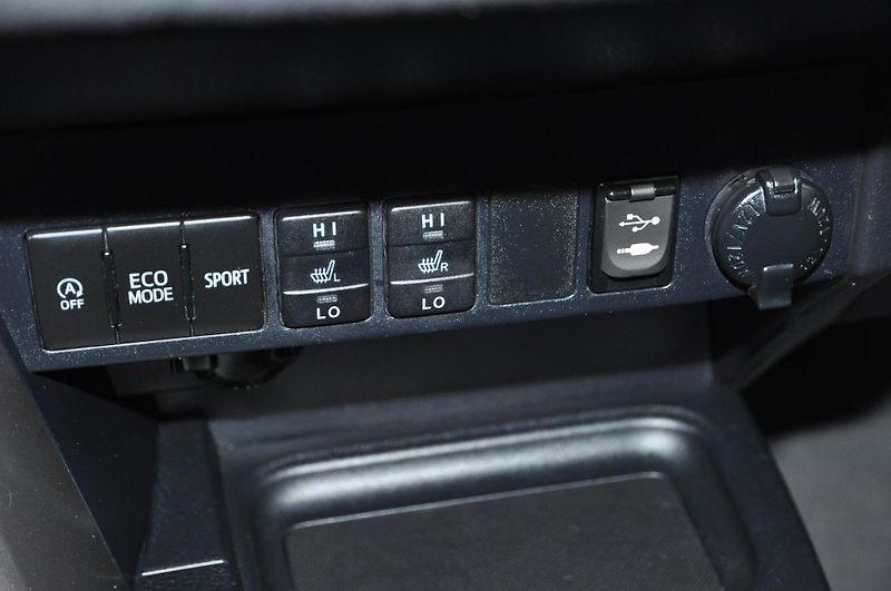 Toyota RAV4 2.0VVTi 112kW 4x4 Automat - fotka 16 z 22
