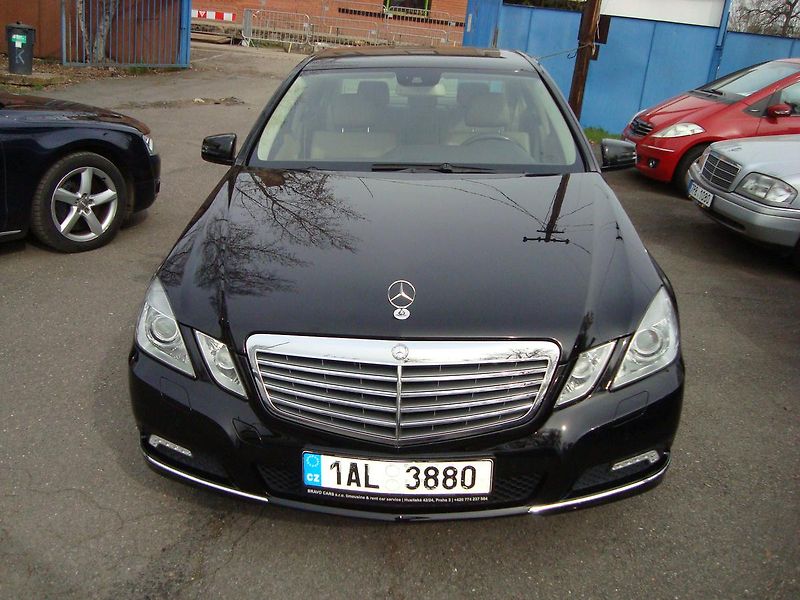 Mercedes-Benz Třídy E (2009) 250CDi,AUT,ČR, 1.Maj.Servis.kn - fotka 2 z 52