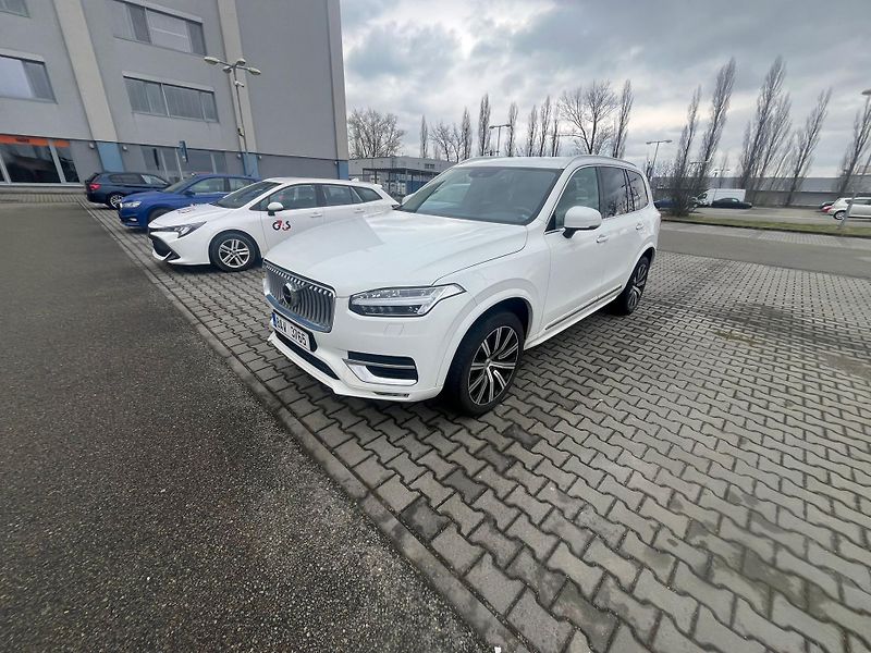 Volvo XC90 (2021) - fotka 2 z 16