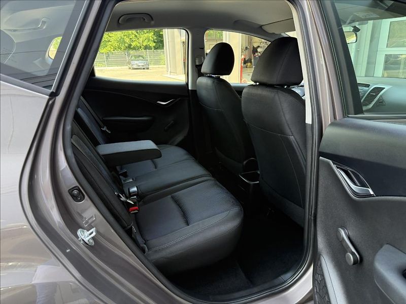Hyundai ix20 1,4 i  Trikolor Essential - fotka 13 z 28