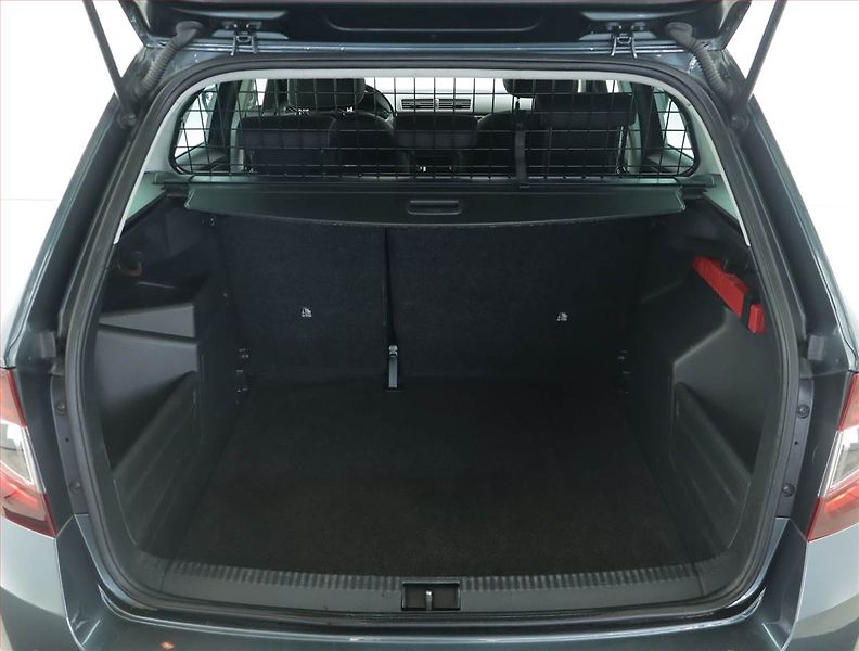 Škoda Fabia (2021) Ambition 1.0 TSI, Automat - fotka 13 z 15