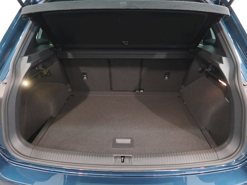 Volkswagen Tiguan (2021) R-LINE 2.0TSI 140KW 4x4 DSG - fotka 39 z 40
