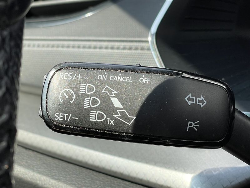 Škoda Octavia 2,0 TDI DSG Ambition Plus PDC - fotka 11 z 23