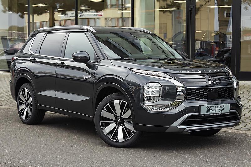 Mitsubishi Outlander (2025) 2,4 PHEV 4WD  Instyle - fotka 3 z 26