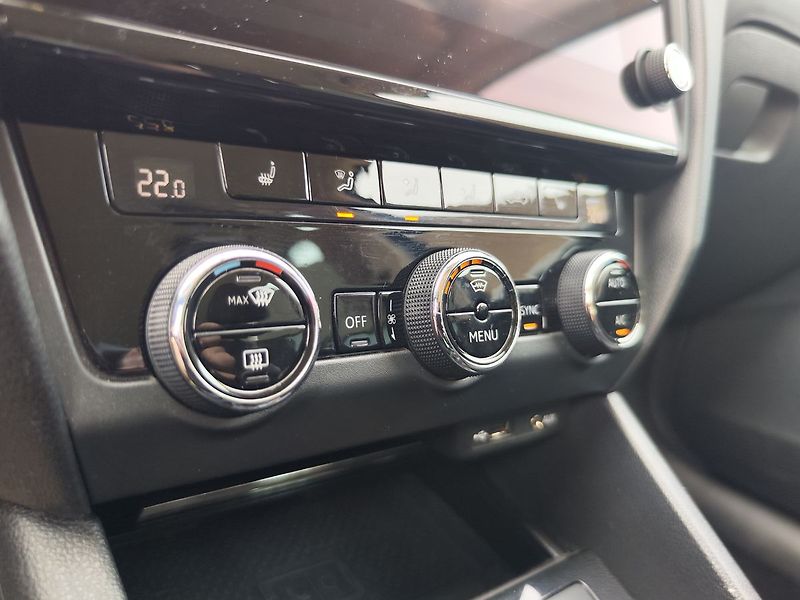 Škoda Octavia 2.0 TDI/110kW Style 4x4 - fotka 22 z 31