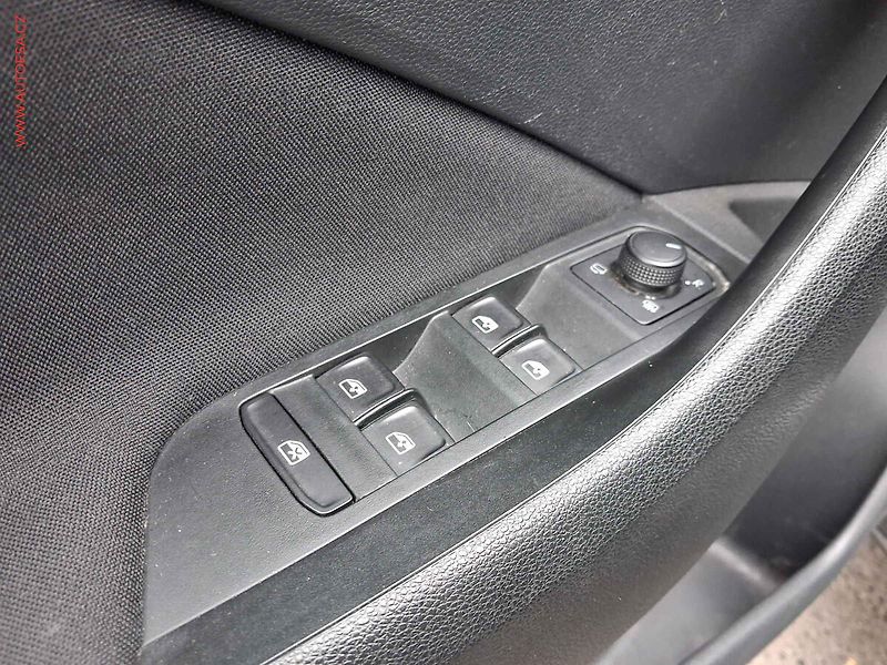 Škoda Kamiq (2021) 1.0 TSi, Clever, LED, navi - fotka 14 z 18