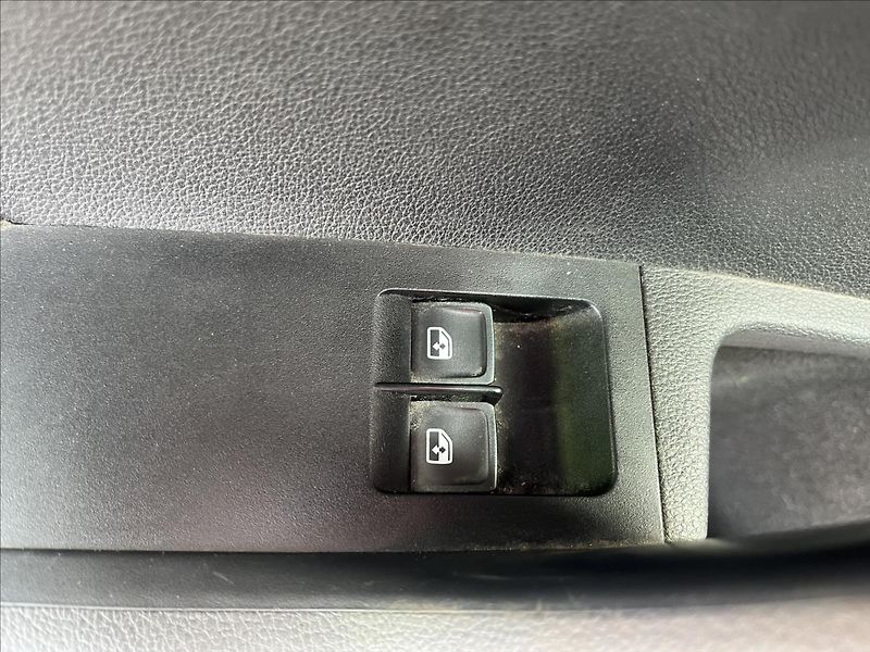 Škoda Octavia 1,6 TDi KLIMA ROZVODY TAŽNÉ - fotka 23 z 30