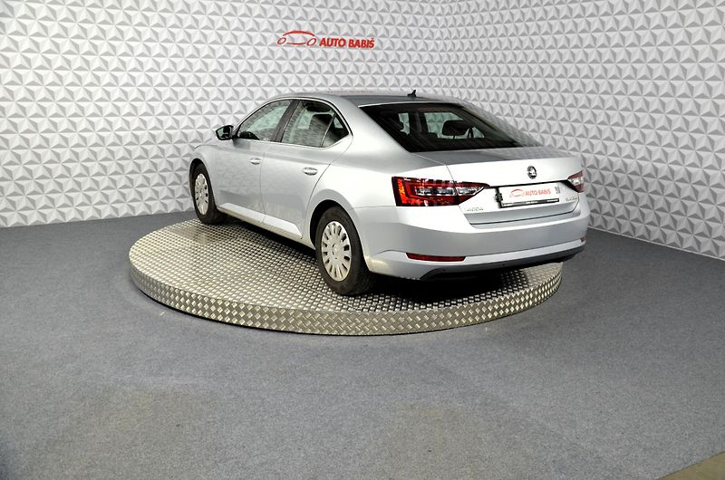 Škoda Superb (2018) 2.0TDi 110kw Ambition - fotka 8 z 18