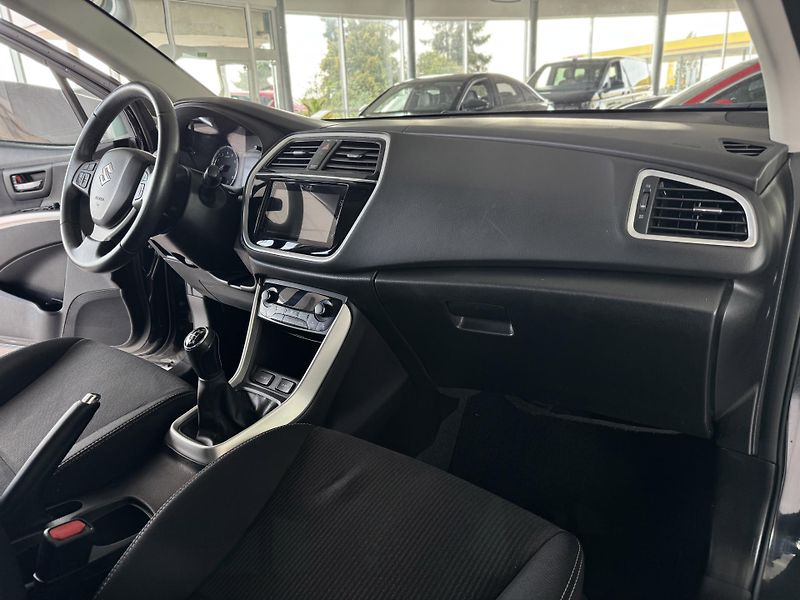 Suzuki SX4 S-Cross 1,0BoosterJet*Navi - fotka 13 z 32