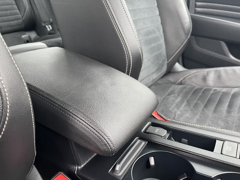 Volkswagen Passat 2.0TDi DSG 4x4 ELEGANCE-DPH-ČR - fotka 22 z 46