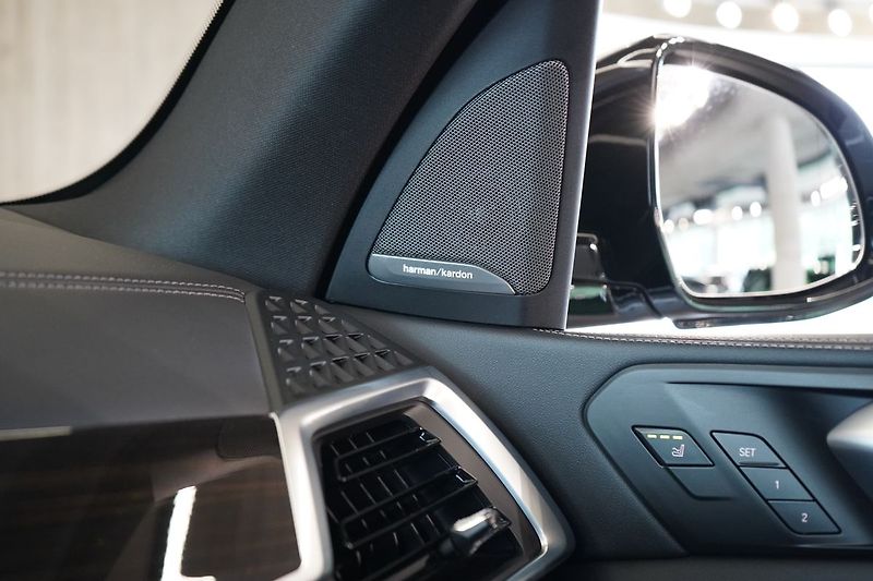 BMW X5 30d xDrive, Masáž, Nezávislé - fotka 39 z 44