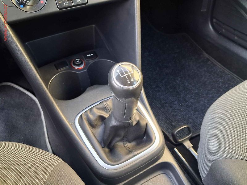 Volkswagen Polo (2013) 1.2 TSi, Comfortline - fotka 16 z 17