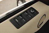Land Rover Discovery (2017) HSE 3.0 Td6 - náhled 20