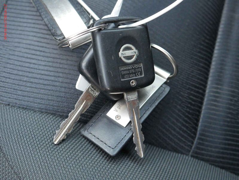 Nissan Qashqai (2011) 1.6i, AC, tempomat - fotka 21 z 21