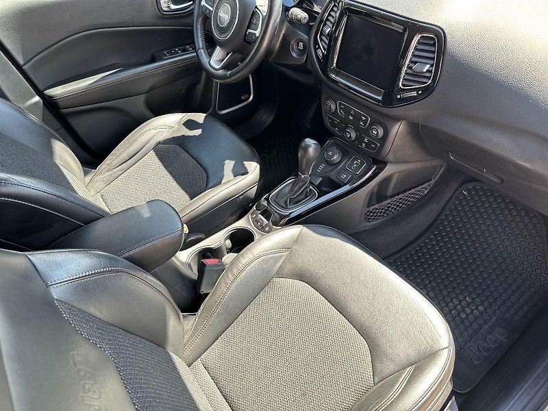Jeep Compass (2018) 1.4 MultiAir 4x4 Automat - fotka 9 z 31