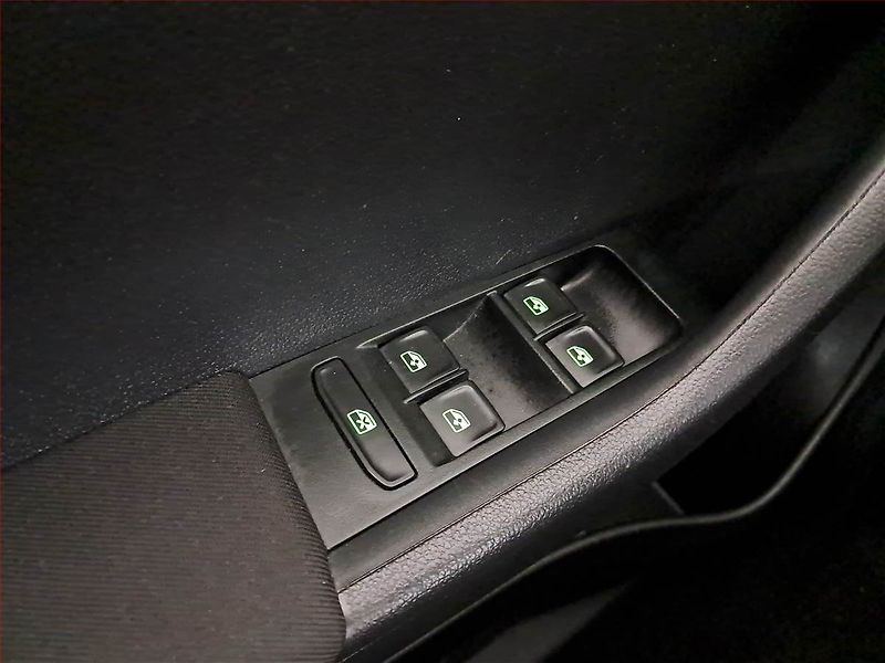 Škoda Fabia (2019) Style 1.0 TSI, Park. senzory - fotka 19 z 19