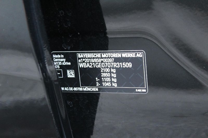 BMW Řada 1 M135 xDrive - fotka 23 z 23