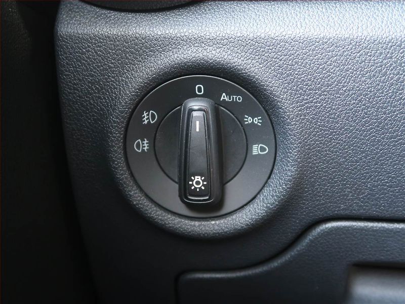 Škoda Fabia (2022) 1.0 TSI, Navi, Tempomat - fotka 18 z 18