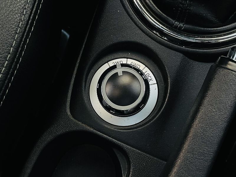 Peugeot 4008 1.8HDI 4x4 VÝHŘEV KAMERA TAŽNÉ - fotka 35 z 47