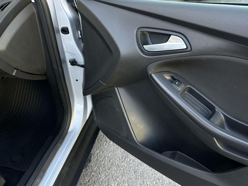 Ford Focus (2017) 2.0TDCI/110kW * KOMBI * 1.Maj. - fotka 19 z 34