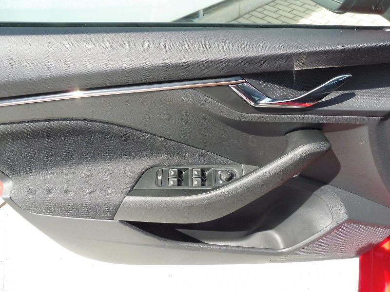 Škoda Scala (2025) Top Selection 1,5 TSI 110kW DS - fotka 20 z 30