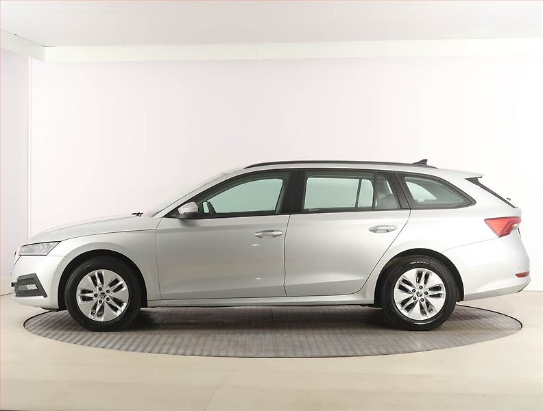 Škoda Octavia (2023) Ambition 2.0 TDI, ČR,1.maj - fotka 3 z 24