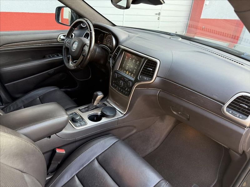 Jeep Grand Cherokee 3,0 CRD SUMMIT H&K awd záruka - fotka 23 z 42