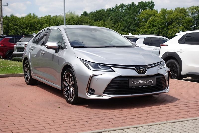 Toyota Corolla 1,5 BA M/T Comfort + Style + T - fotka 3 z 32