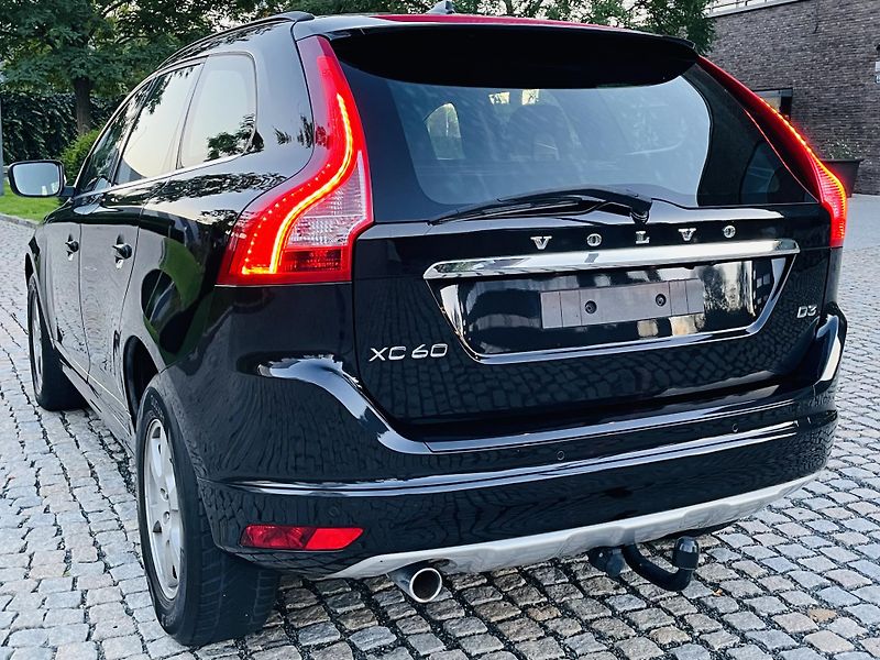 Volvo XC60 2.0D 5VÁLEC AUT TAŽNÉ VÝHŘEV - fotka 17 z 43