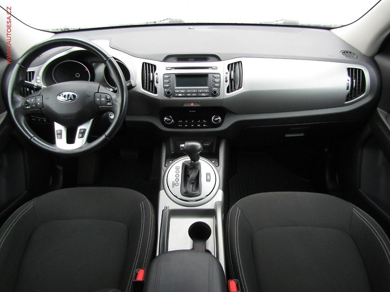 Kia Sportage (2016) 2.0 CRDi 4x4, ČR, TOP, AT - fotka 8 z 18