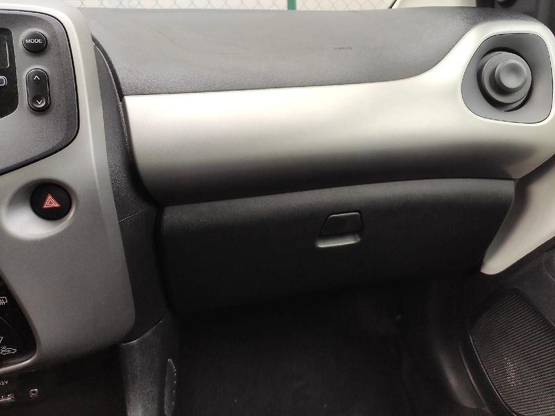 Peugeot 108 (2015) ACTIVE 1.0 70k MAN6 NOVÉ CZ - fotka 21 z 26