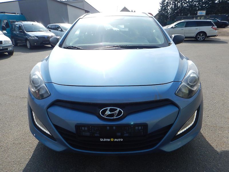 Hyundai i30 1.4 CRDi 66 kw tažné - fotka 7 z 15