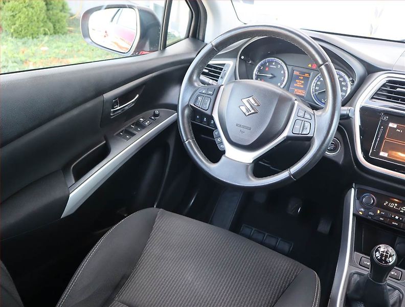 Suzuki SX4 S-Cross (2016) 1.0 BoosterJet, Serv.kniha - fotka 7 z 16
