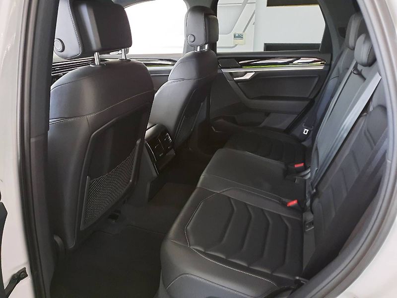 Volkswagen Touareg (2022) R-Line 3.0 TDI (210kW/285k) Ti - fotka 8 z 25